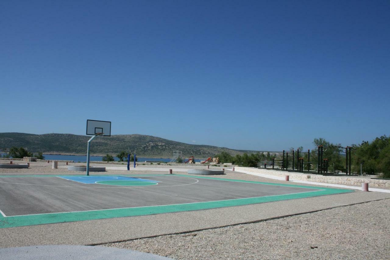 Mobile Homes Katinka, Starigrad Paklenica, Croatia Bagian luar foto